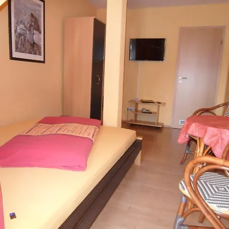 Hotel Altstadt Peiß 3*